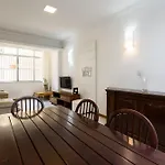 Omar do Rio - NSC 1010/302: Excelente 3Qtos, Internet 200mbps + WorkStation, Tv a Cabo, a 200m da Praia e do Metrô, em Copacabana